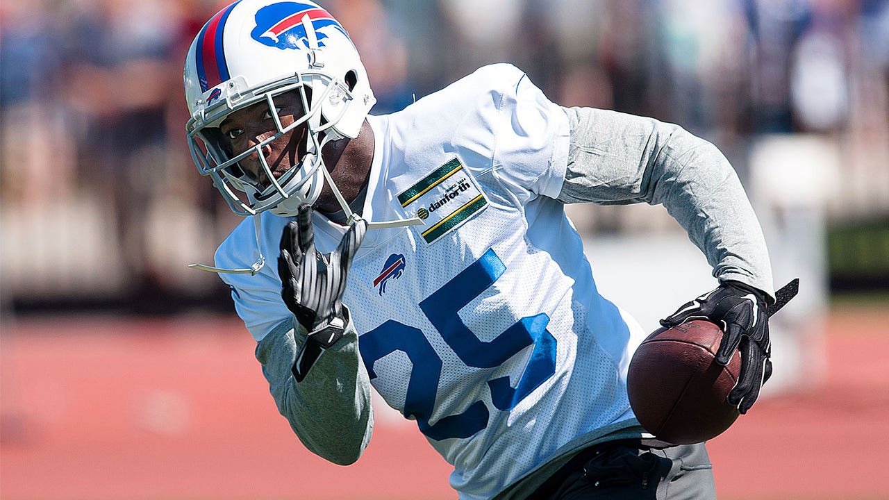 Bills' McCoy limps off practice field with hamstring injury